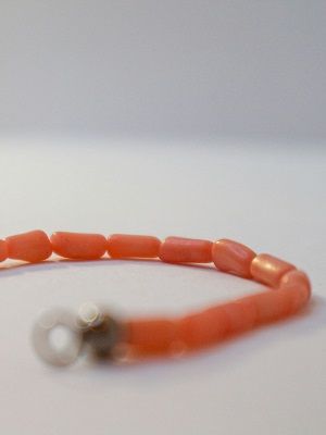 колье с кораллом