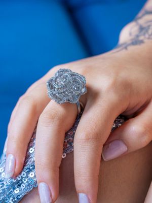 кольцо с розой