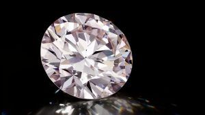 30-каратный розовый бриллиант типа IIa может быть продан на аукционе за 2 миллиона долларов 30-каратный розовый бриллиант типа IIa может быть продан на аукционе за 2 миллиона долларов