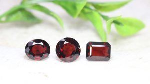 Какие камни не рекомендуется носить Овнам, рожденным в год Лошади