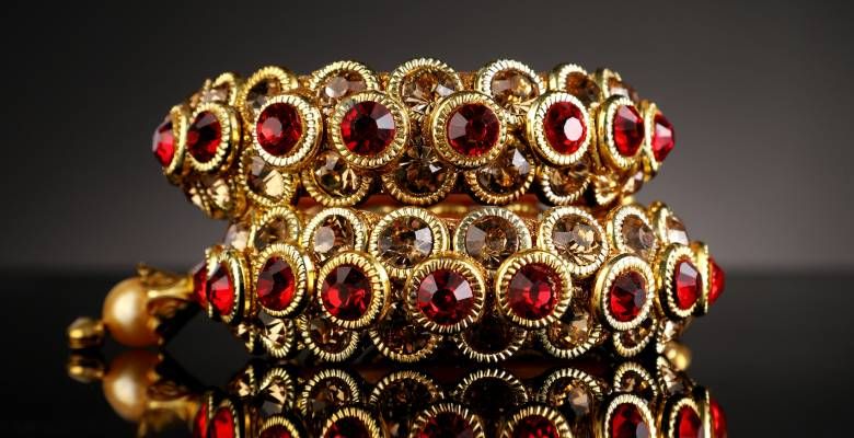 Какие камни не рекомендуется носить Близнецам, рожденным в год Кролика (Кота)