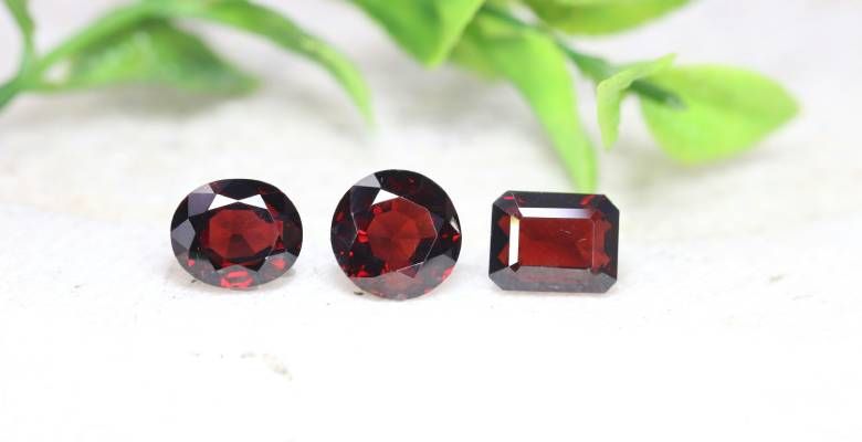 Какие камни не рекомендуется носить Близнецам, рожденным в год Собаки