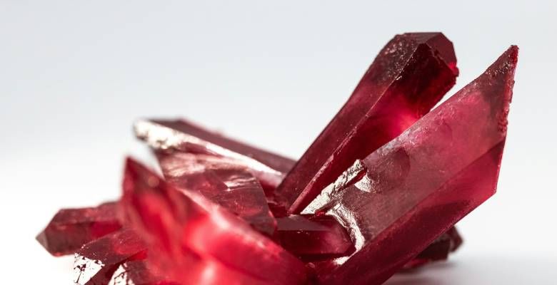 Какие камни не рекомендуется носить Рыбам, рожденным в год Быка