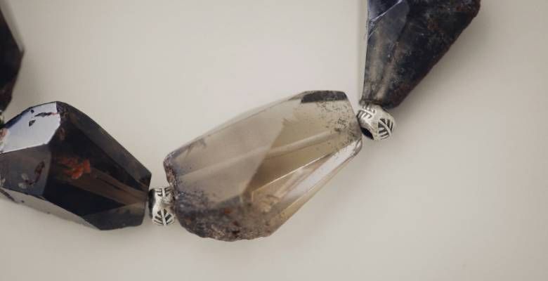 Какие камни не рекомендуется носить Скорпионам, рожденным в год Обезьяны