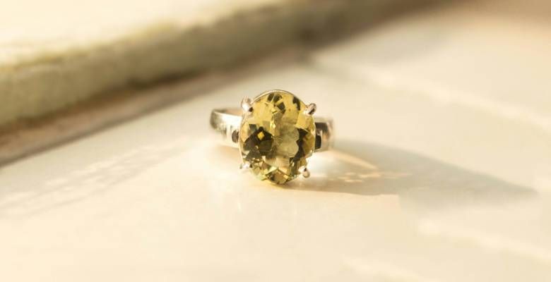 Какие камни не рекомендуется носить Скорпионам, рожденным в год Свиньи