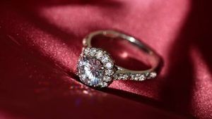 Какие камни не рекомендуется носить Скорпионам, рожденным в год Змеи