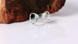 Какие камни не рекомендуется носить Девам, рожденным в год Собаки