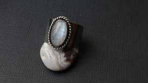 Какие камни не рекомендуется носить Львам, рожденным в год Свиньи