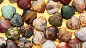 Какие камни не рекомендуется носить Козерогам, рожденным в год Собаки