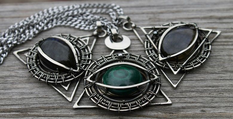 Какие камни не рекомендуется носить Водолеям, рожденным в год Обезьяны