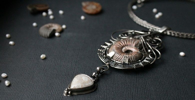 Какие камни не рекомендуется носить Водолеям, рожденным в год Собаки 