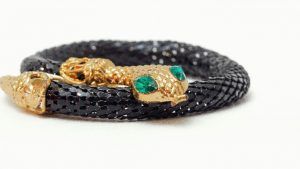 В каких украшениях встречать Новый 2025 год Змеи