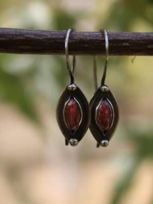 серьги с гранатом