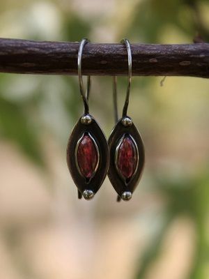 серьги с гранатом