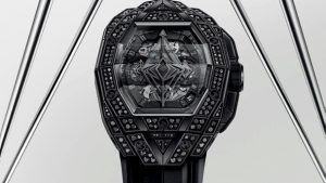 Часы Hublot со 180 черными бриллиантами от тату-мастера