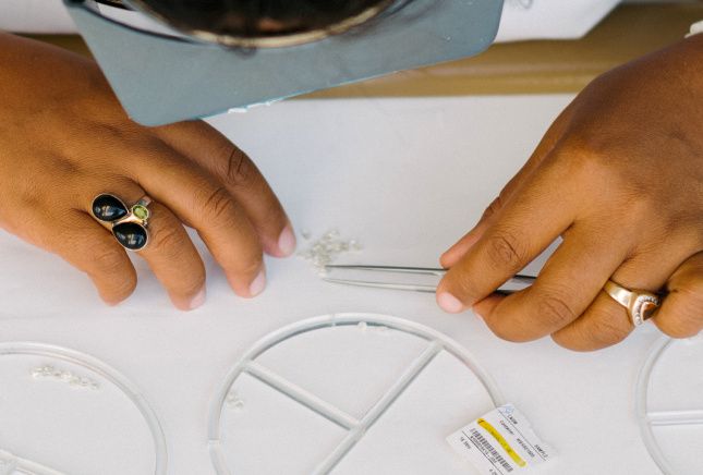 De Beers снижает цены на алмазы