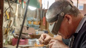 Серебряные украшения помогают жителям Чили сохранять наследие, ч. 2 Серебряные украшения помогают жителям Чили сохранять наследие, ч. 2