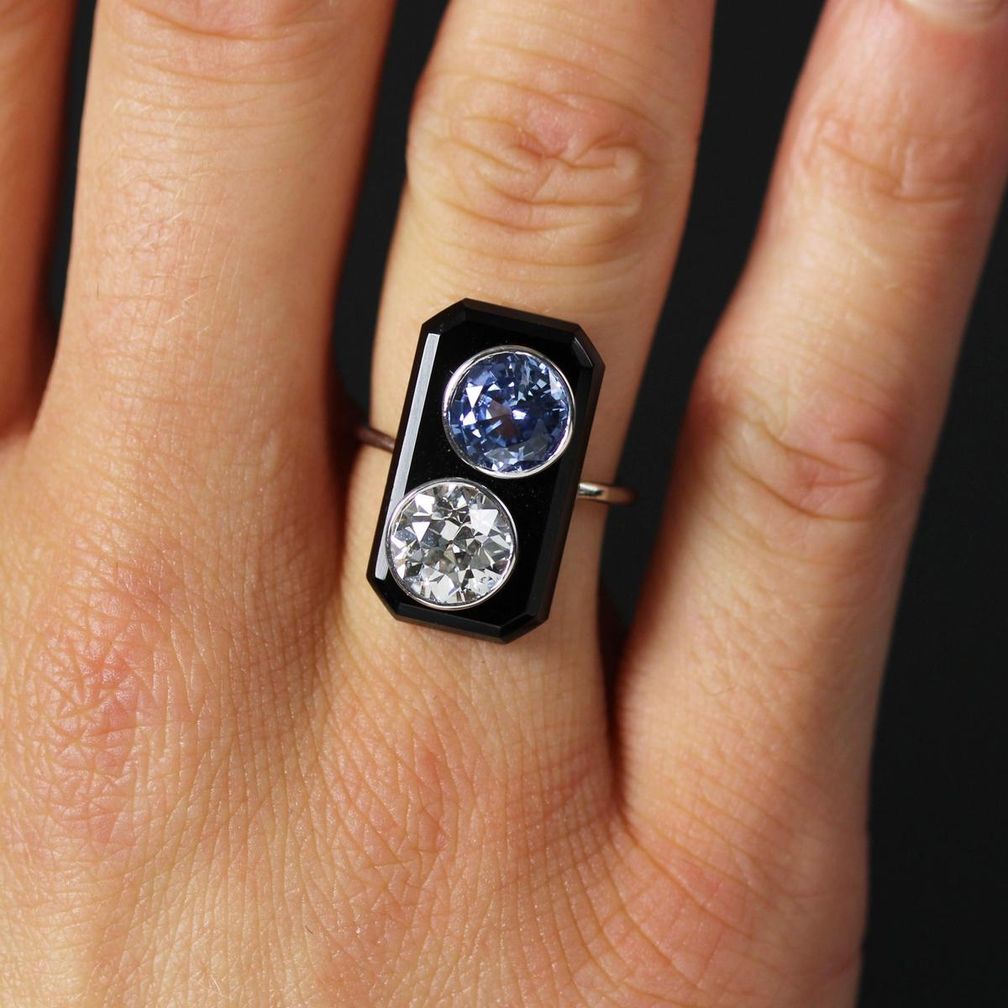 Бывшая владелица носила это кольцо как обручальное Бывшая владелица носила это кольцо как обручальное