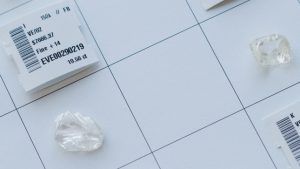 У De Beers «самые большие запасы с 2008 года»