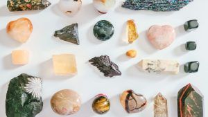 Какие камни не рекомендуется носить Тельцам, рожденным в год Собаки