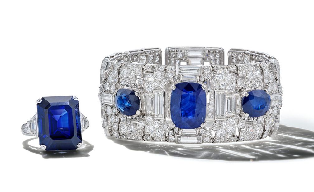 Кольцо с сапфиром (также на фото ниже) и браслет от Cartier в стиле ар-деко с сапфирами и бриллиантами Кольцо с сапфиром (также на фото ниже) и браслет от Cartier в стиле ар-деко с сапфирами и бриллиантами