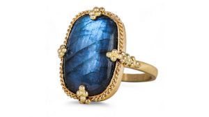 Тренд: украшения с непрозрачными камнями Тренд: украшения с непрозрачными камнями