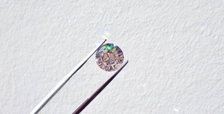 Можно ли сочетать алмаз и агат с визуальной и магической точки зрения