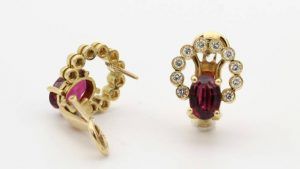 Можно ли сочетать алмаз и гранат с визуальной и магической точки зрения