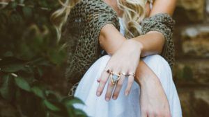 Можно ли сочетать сапфир и лунный камень с визуальной и магической точек зрения