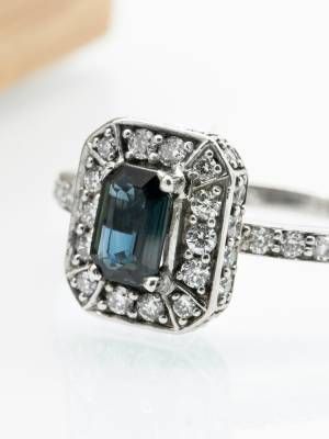 кольцо с танзанитом