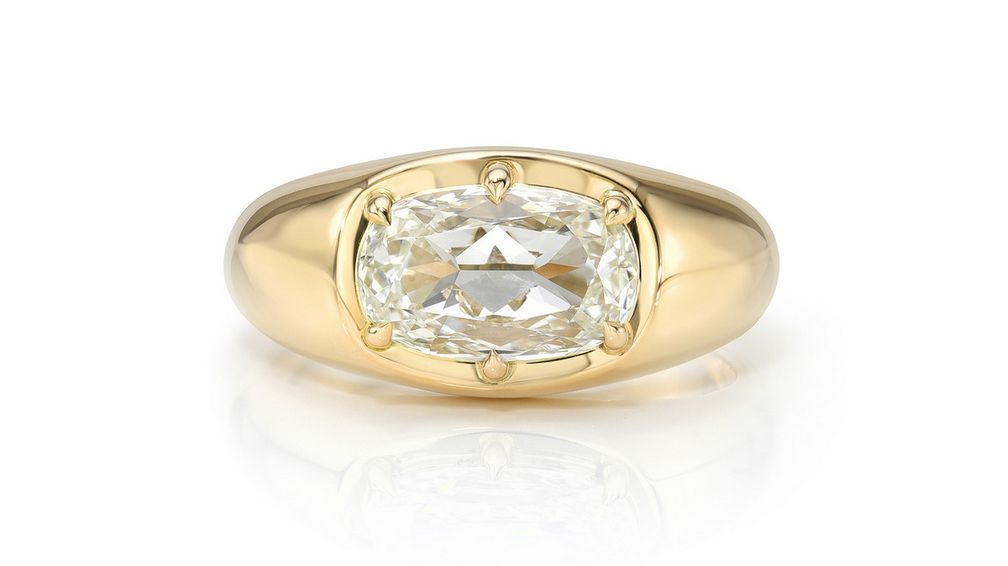 Кольцо Lila от Single Stone из 18-каратного желтого золота с бриллиантом 2,30 карата в крапановой закрепке