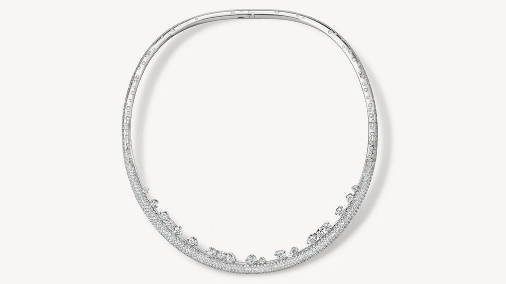 Колье из коллекции Barre с бриллиантовым паве и плавающими бриллиантами в 18-каратном белом золоте Колье из коллекции Barre с бриллиантовым паве и плавающими бриллиантами в 18-каратном белом золоте