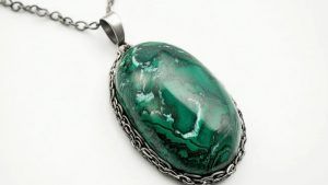 Преимущества ношения ожерелья с малахитом Преимущества ношения ожерелья с малахитом