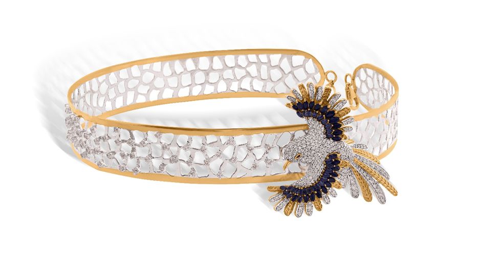 Изюминкой двухцветного чокера Bird Nest от Jhoomer Jewels является яркий мотив птицы в полете 