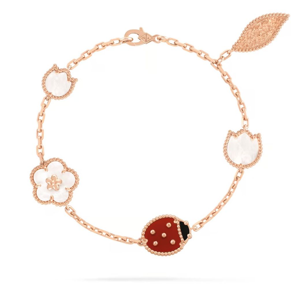 Van Cleef & Arpels каждый год выпускает новую версию своей коллекции Lucky Spring Van Cleef & Arpels каждый год выпускает новую версию своей коллекции Lucky Spring