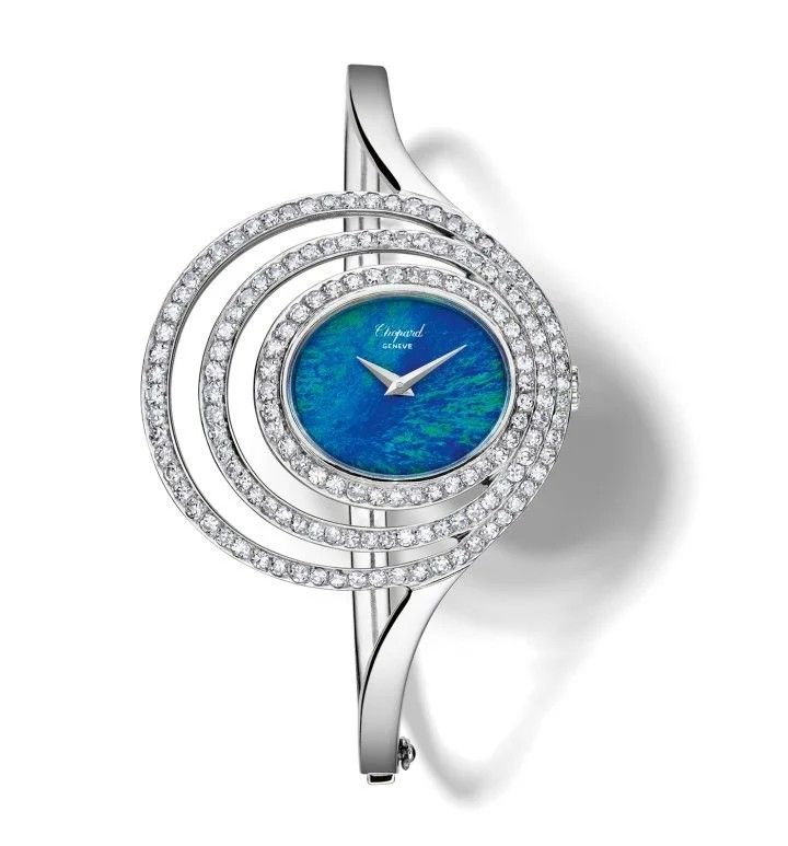 Женские наручные часы 1973 года: белое золото, циферблат из опала, 153 бриллианта Женские наручные часы 1973 года: белое золото, циферблат из опала, 153 бриллианта