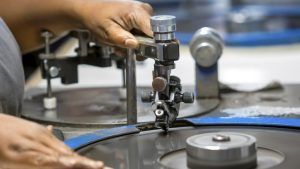 Экспорт полированных бриллиантов из Индии снизился на 17 %