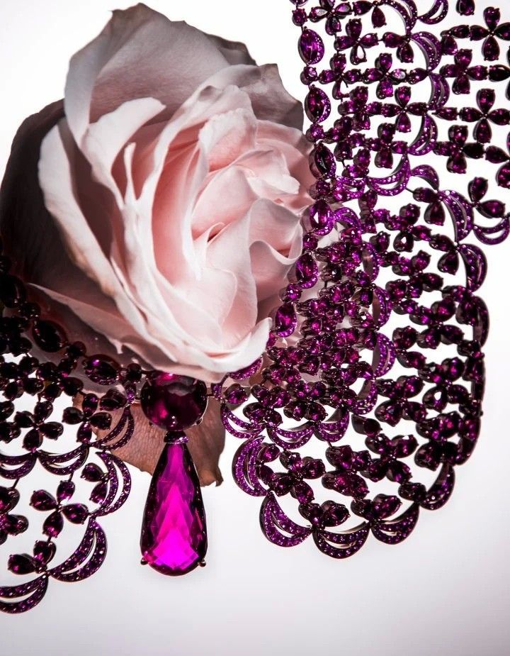 Весенняя галерея высокого ювелирного искусства