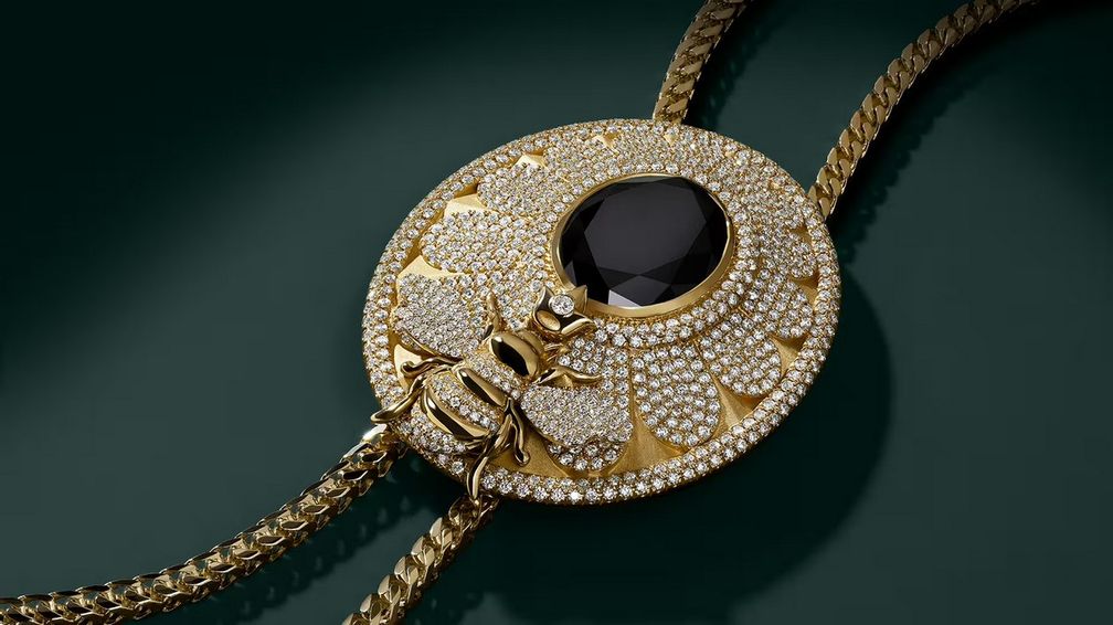 Компания Brilliant Earth создала это уникальное ожерелье-боло для Бейонсе, которое она носила во время своего тура Cowboy Carter 