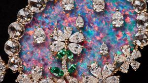 Букеты, бутоны и балы вдохновили Dior на создание новой коллекции высокого ювелирного искусства Букеты, бутоны и балы вдохновили Dior на создание новой коллекции высокого ювелирного искусства