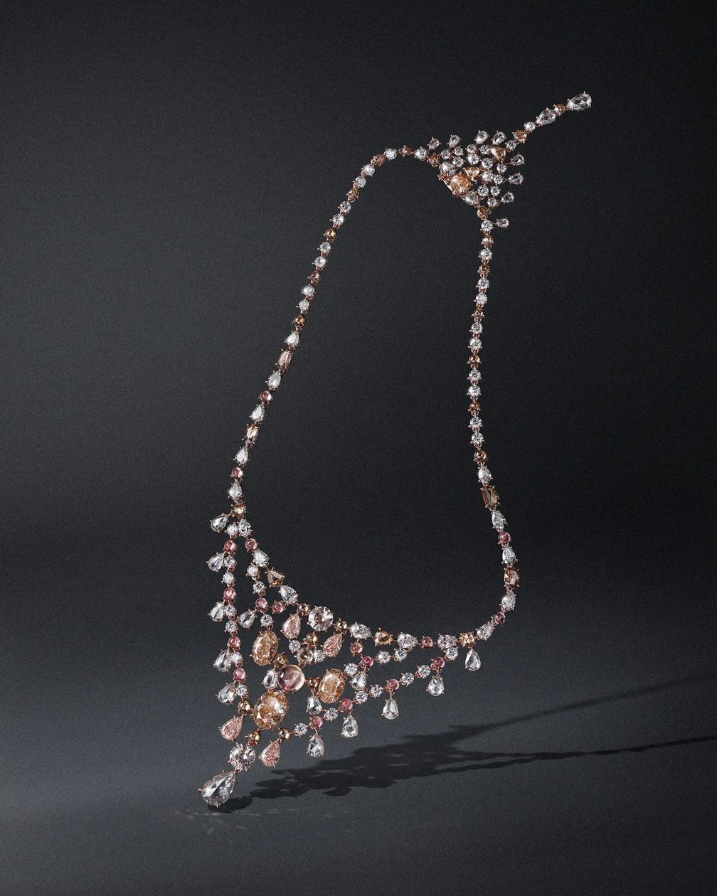 Ожерелье Hyala. Фото: Cartier