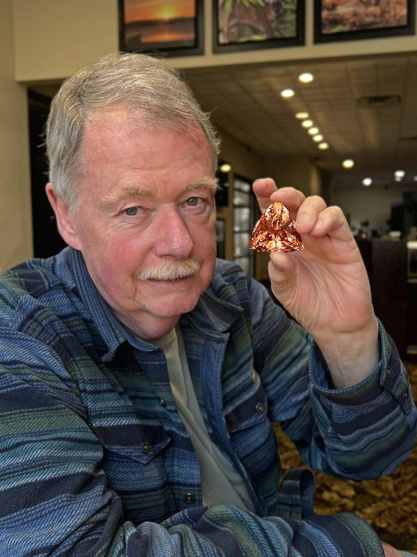 Морганит огранки триллион: История одной огранки