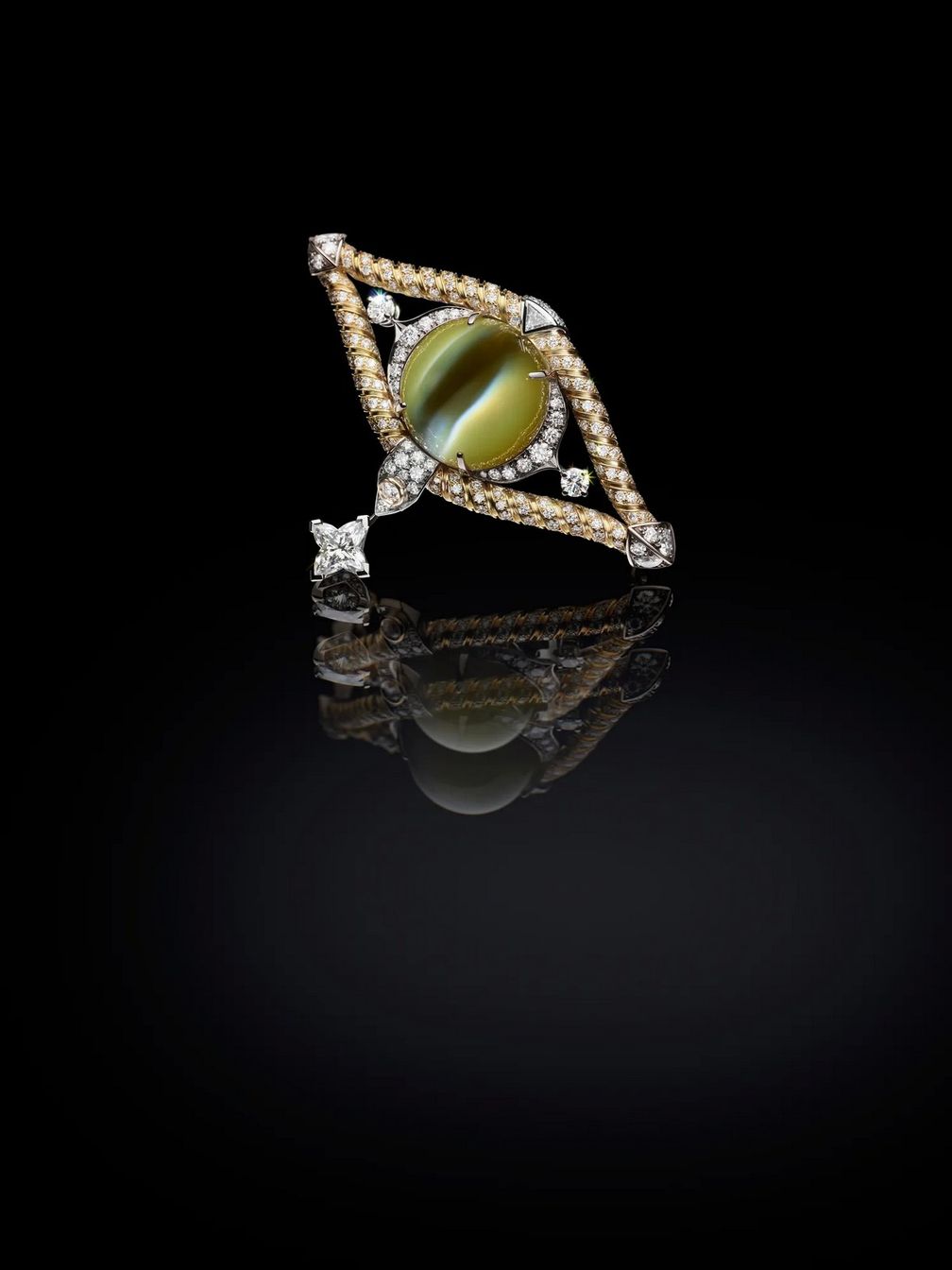 Брошь Kepler. Предоставлено Louis Vuitton