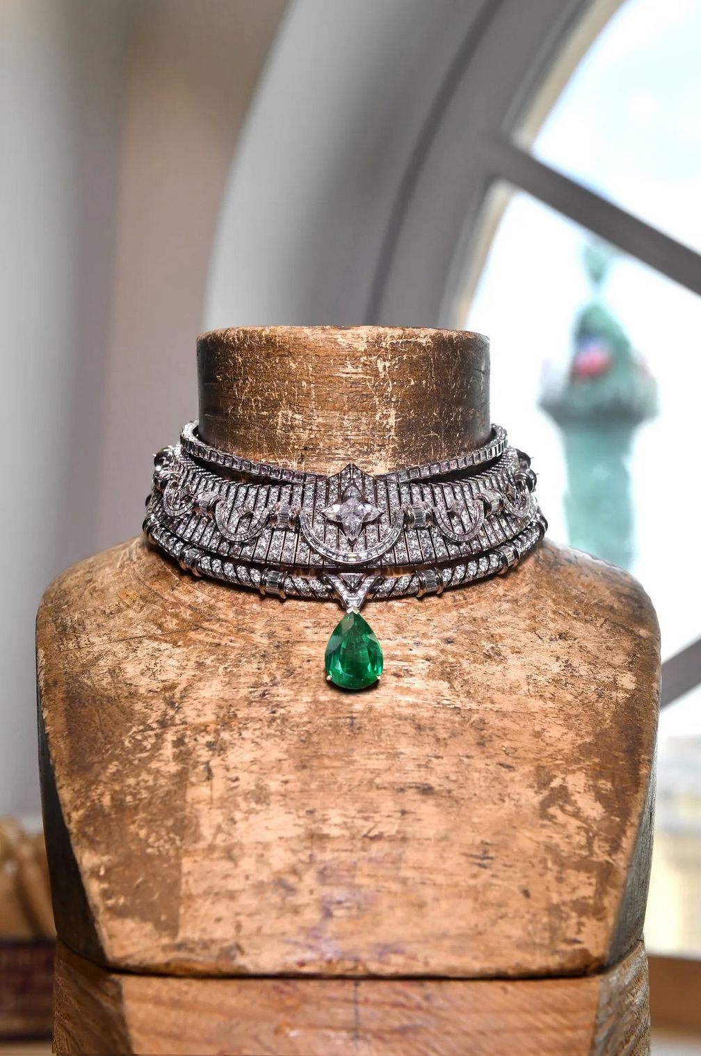 В мастерской Louis Vuitton на Вандомской площади во Франции В мастерской Louis Vuitton на Вандомской площади во Франции