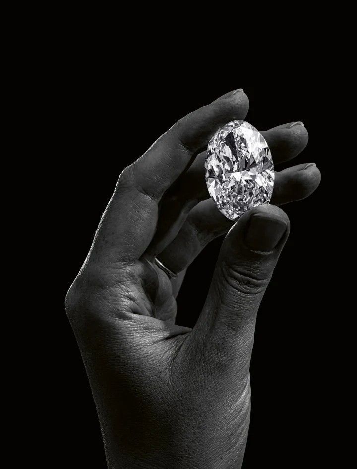 Овальный бриллиант D-FL типа IIa весом 79,35 карата, самый большой из 67 камней, ограненных из 910-каратного Lesotho Legend 