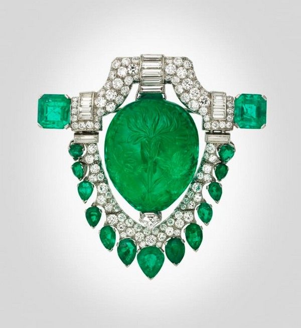 Брошь от Oscar Heyman Bros 1929 года выпуска из платины, изумруда и бриллиантов
