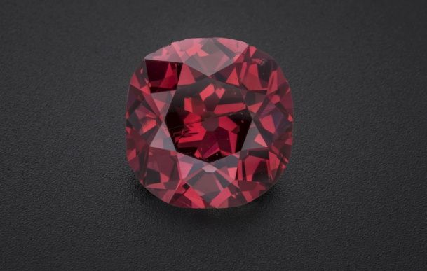 Бриллиант Winston Red: «Точное происхождение остается неизвестным»