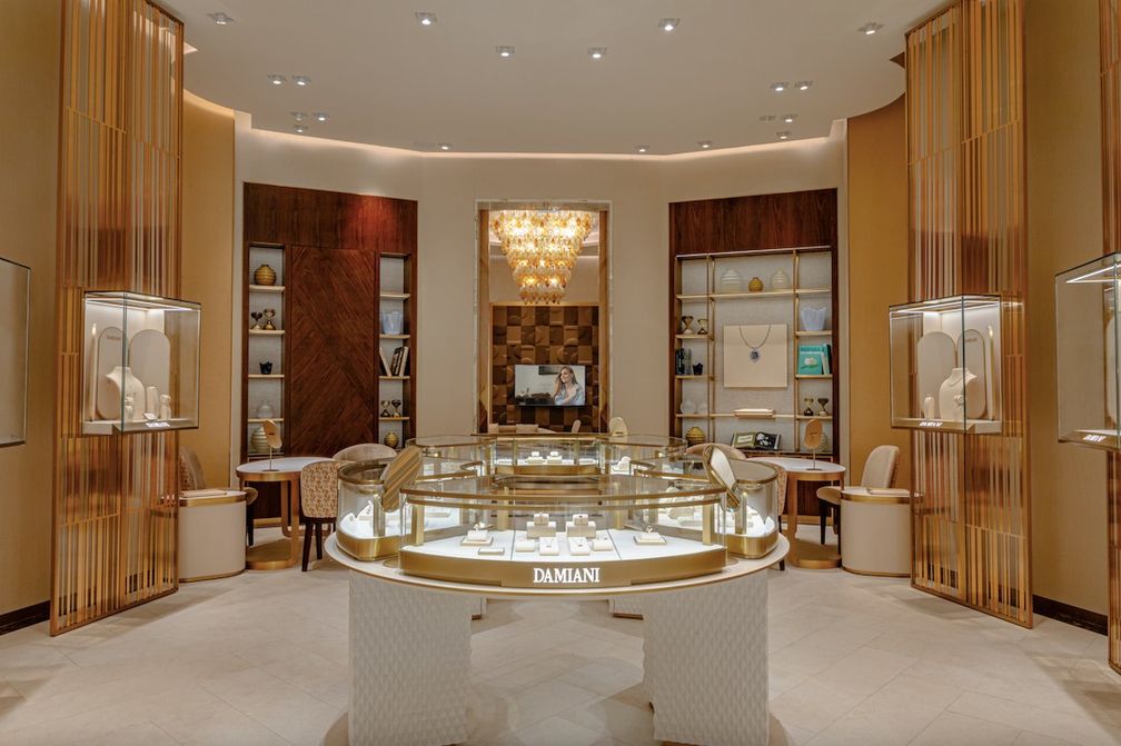 Внутри магазина Damiani в Эр-Рияде