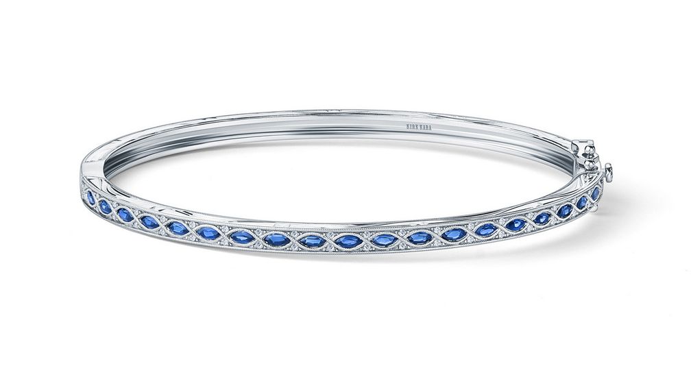 Браслет из коллекции Dahlia из 14-каратного белого золота с гравировкой, сапфирами огранки маркиз и бриллиантами Браслет из коллекции Dahlia из 14-каратного белого золота с гравировкой, сапфирами огранки маркиз и бриллиантами