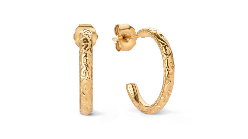 Серьги-кольца из коллекции Stella из 14-каратного желтого золота с гравировкой в виде завитков Серьги-кольца из коллекции Stella из 14-каратного желтого золота с гравировкой в виде завитков